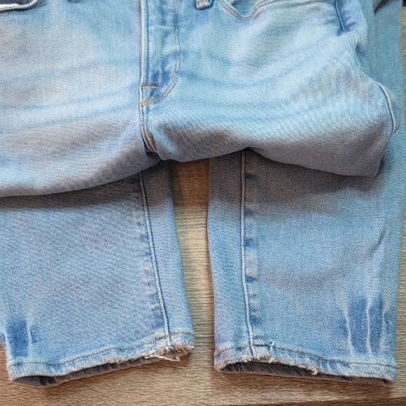 Good American Light Blue Ankle Jeans - Picture 5 of 6